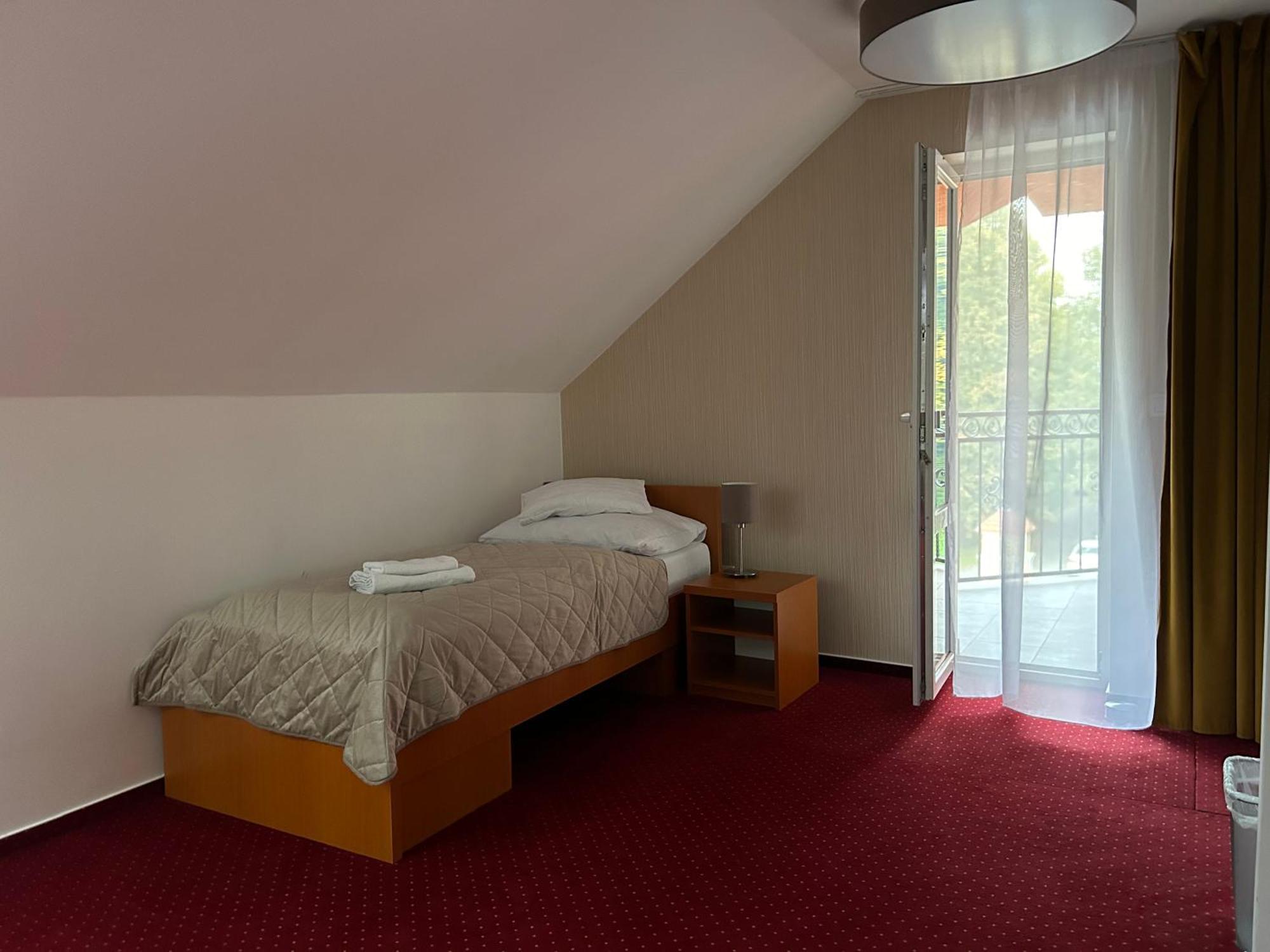 Hotel Evan U Hoffera Topoľčany Εξωτερικό φωτογραφία