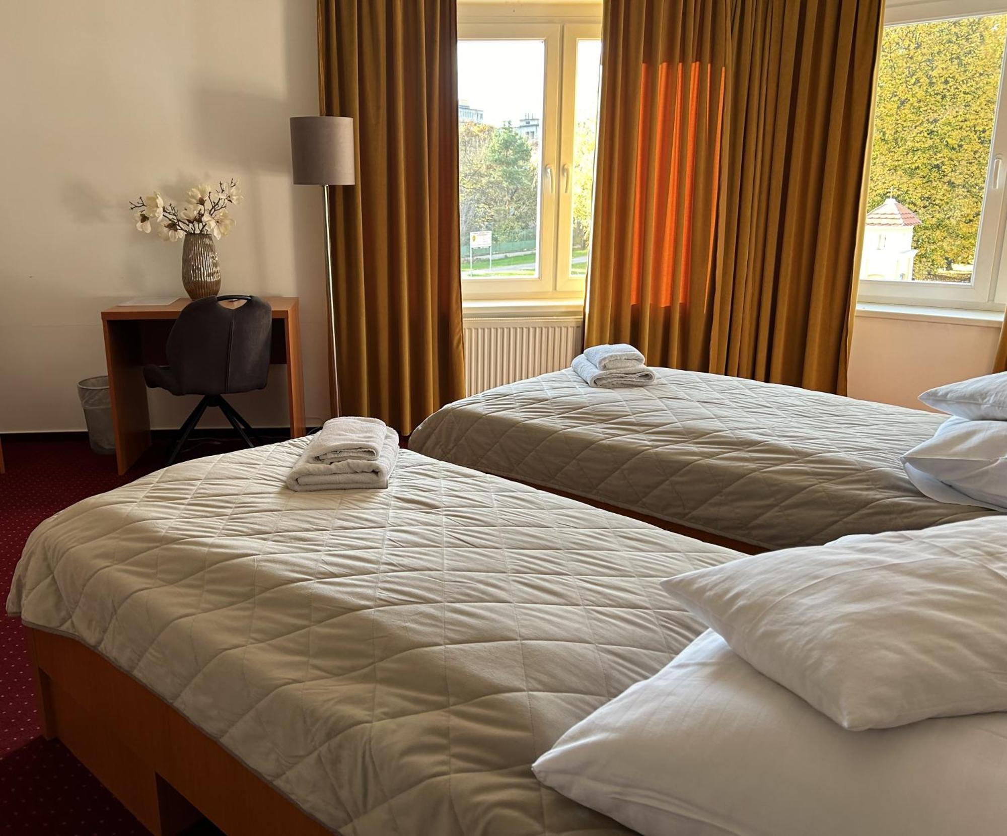 Hotel Evan U Hoffera Topoľčany Εξωτερικό φωτογραφία