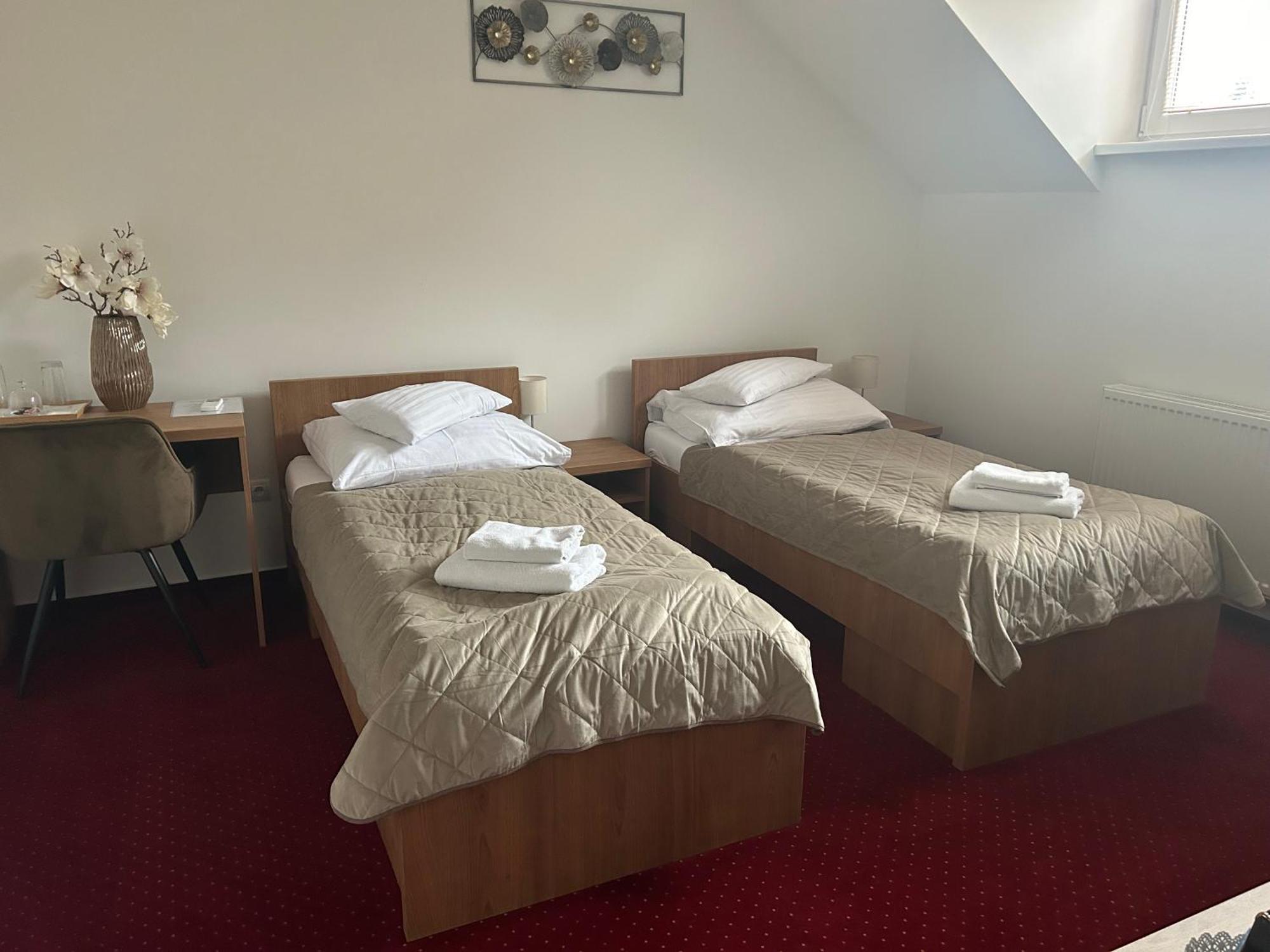 Hotel Evan U Hoffera Topoľčany Εξωτερικό φωτογραφία