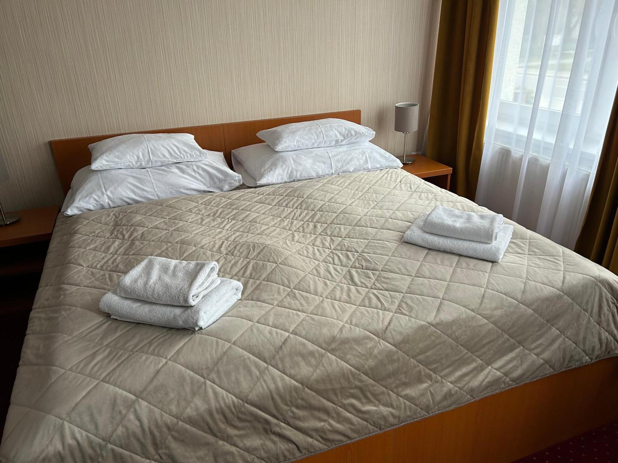 Hotel Evan U Hoffera Topoľčany Εξωτερικό φωτογραφία