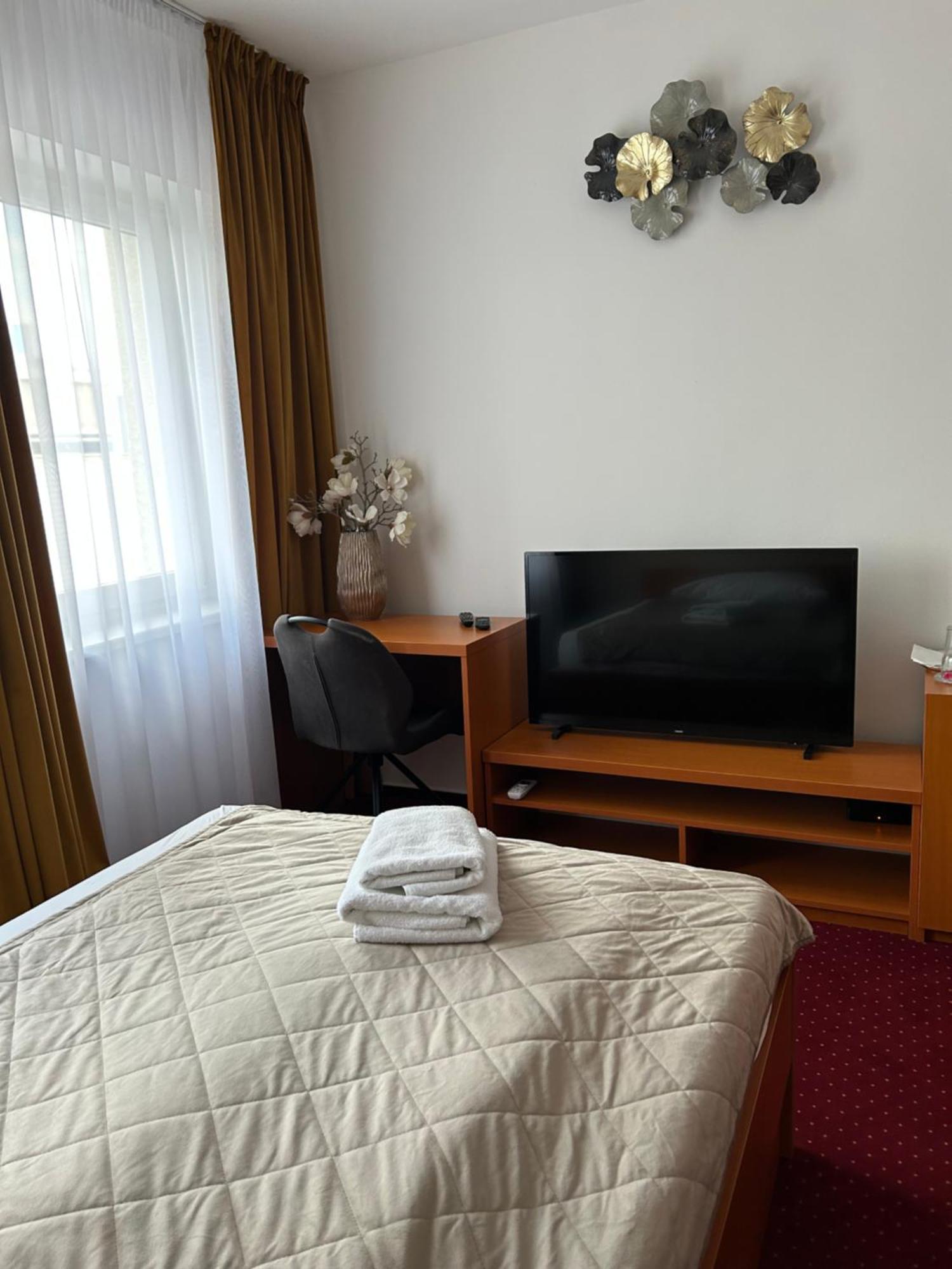 Hotel Evan U Hoffera Topoľčany Εξωτερικό φωτογραφία