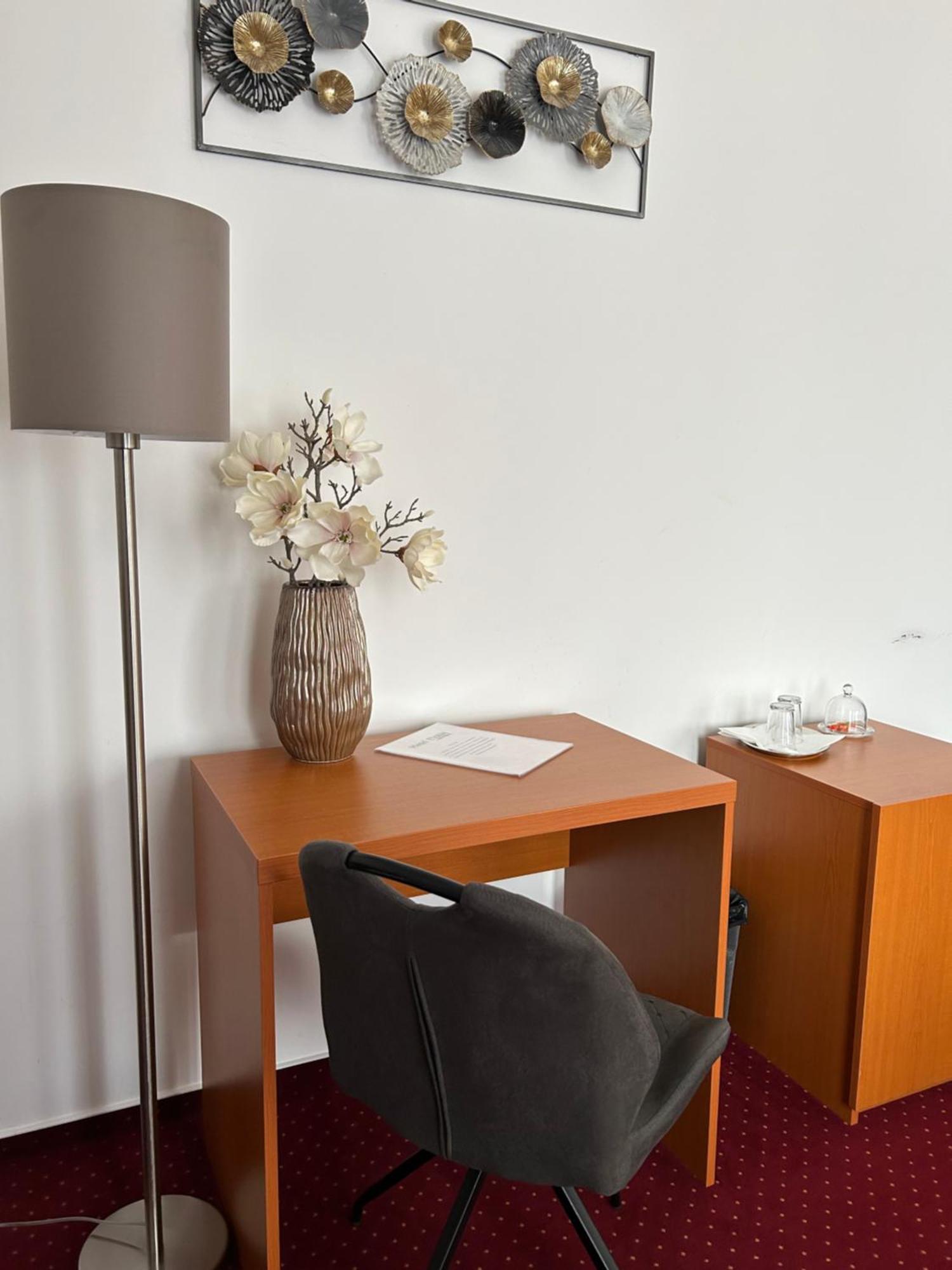 Hotel Evan U Hoffera Topoľčany Εξωτερικό φωτογραφία