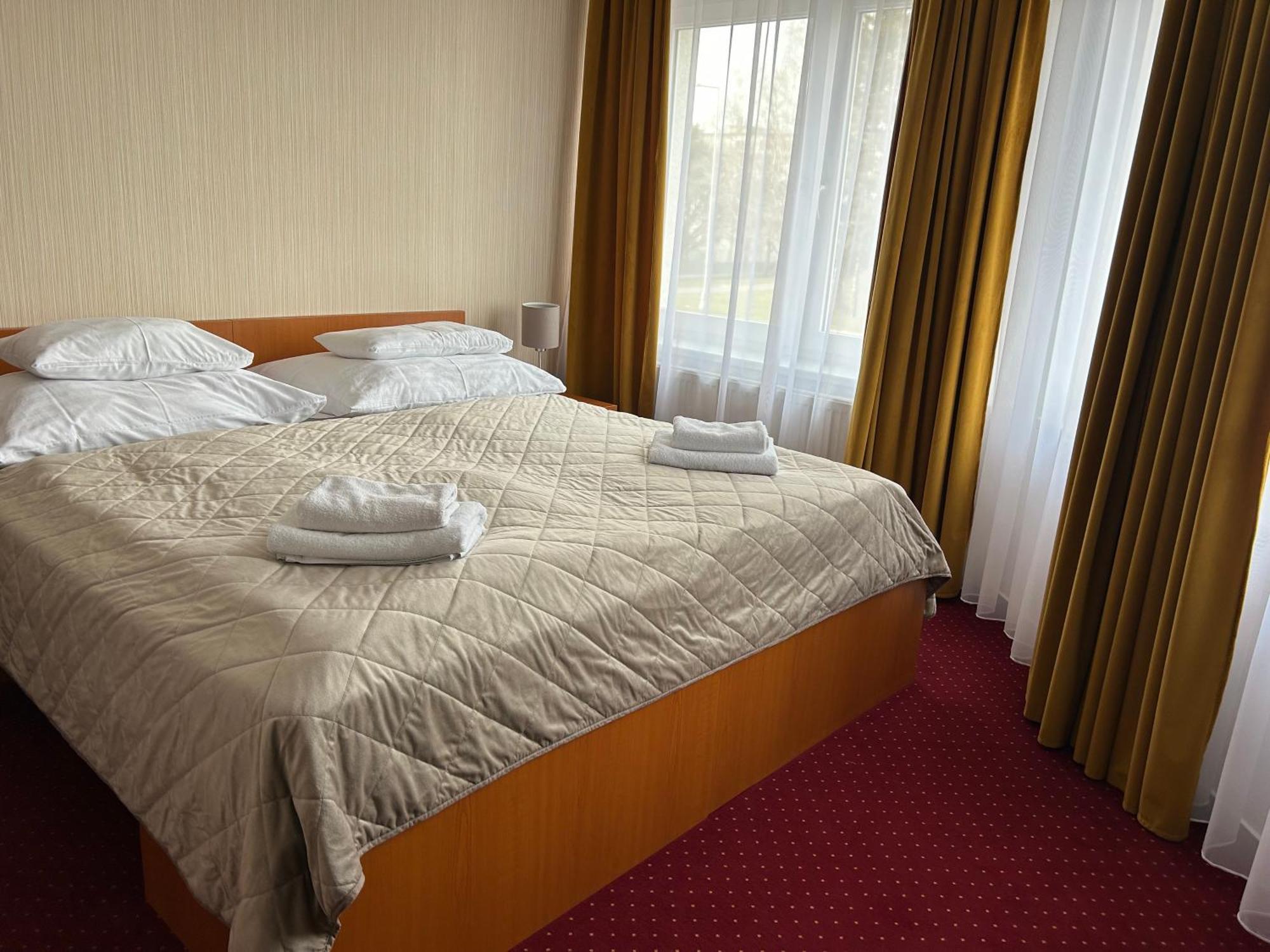 Hotel Evan U Hoffera Topoľčany Εξωτερικό φωτογραφία