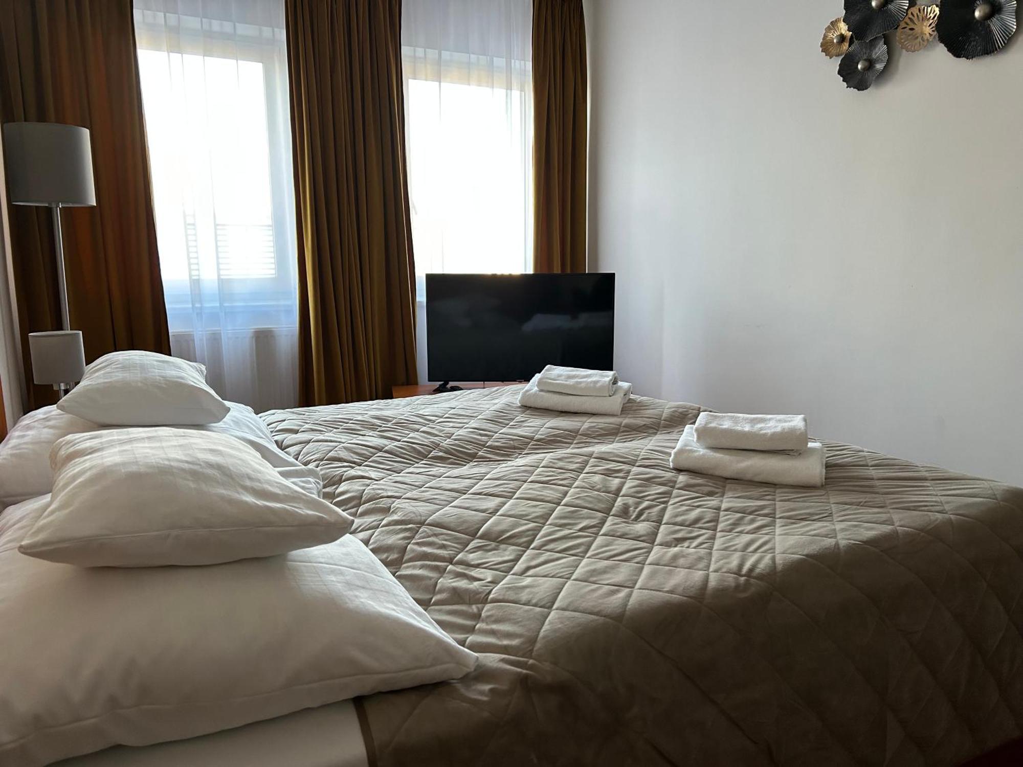 Hotel Evan U Hoffera Topoľčany Εξωτερικό φωτογραφία