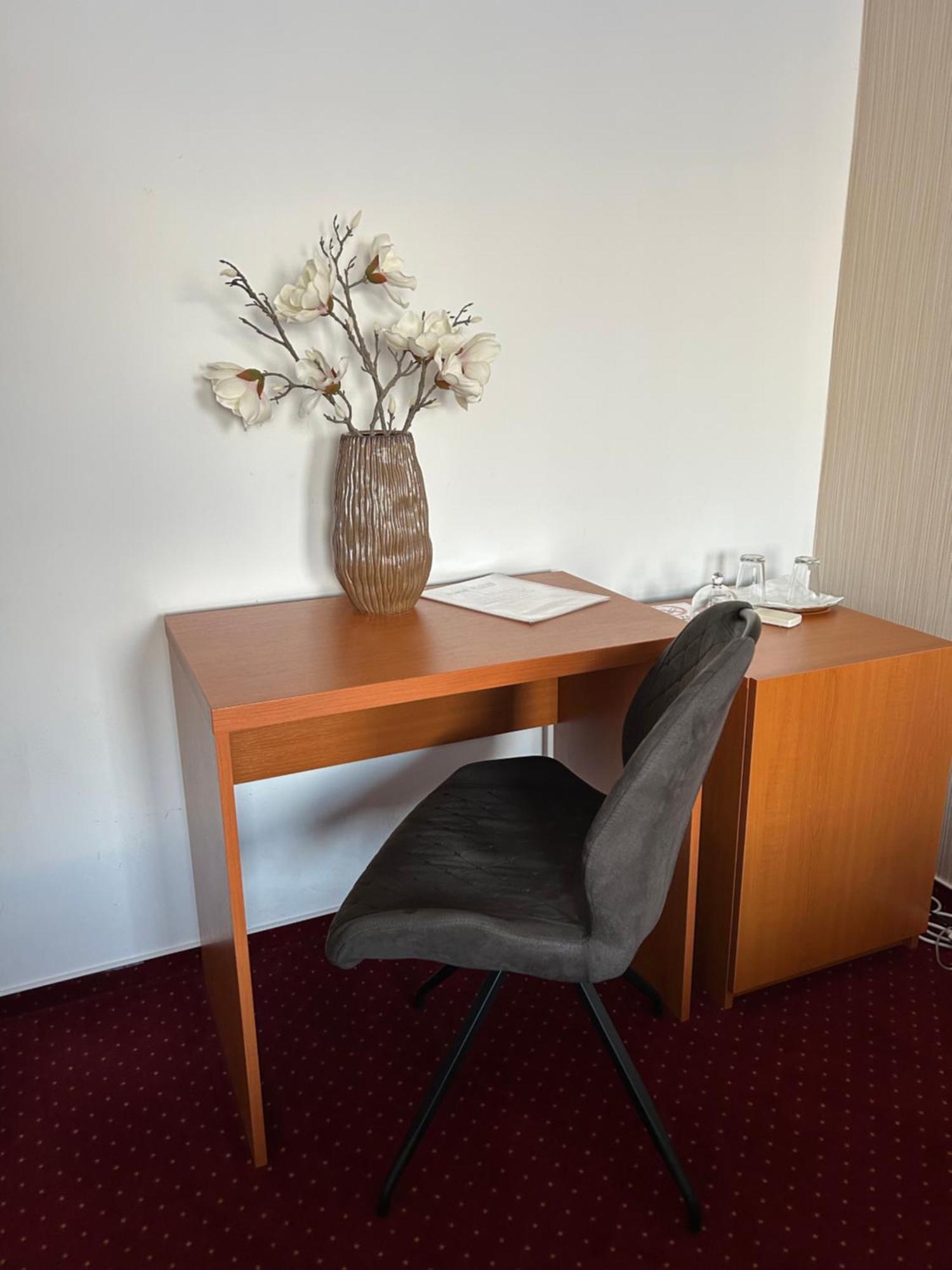 Hotel Evan U Hoffera Topoľčany Εξωτερικό φωτογραφία