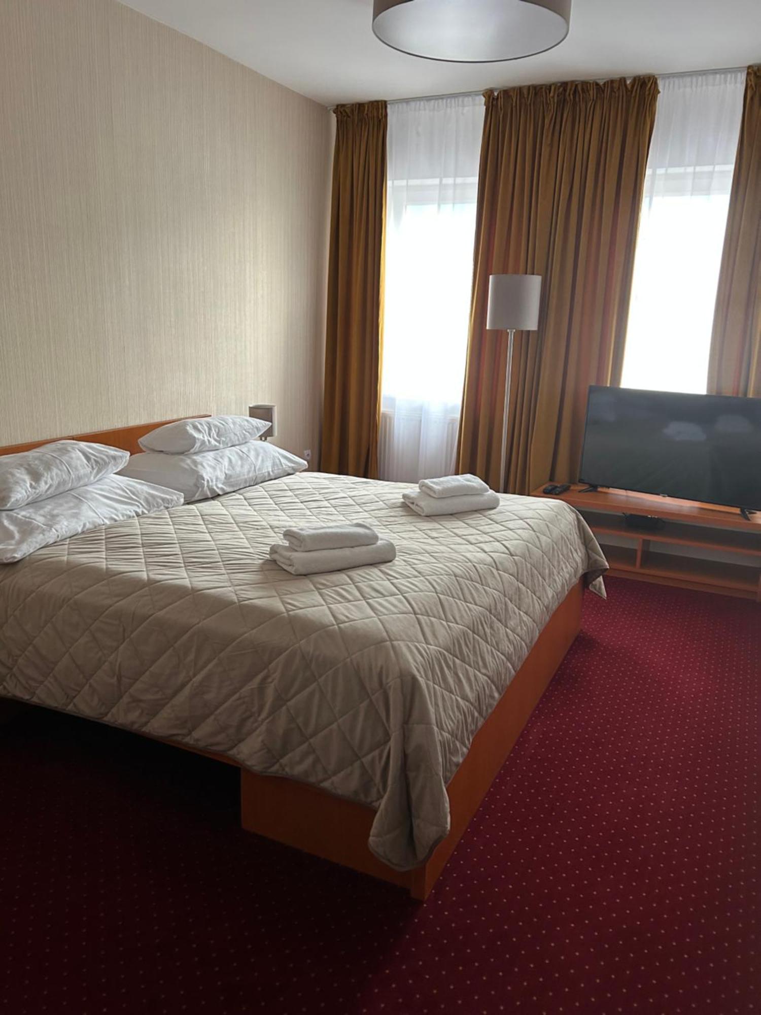 Hotel Evan U Hoffera Topoľčany Εξωτερικό φωτογραφία