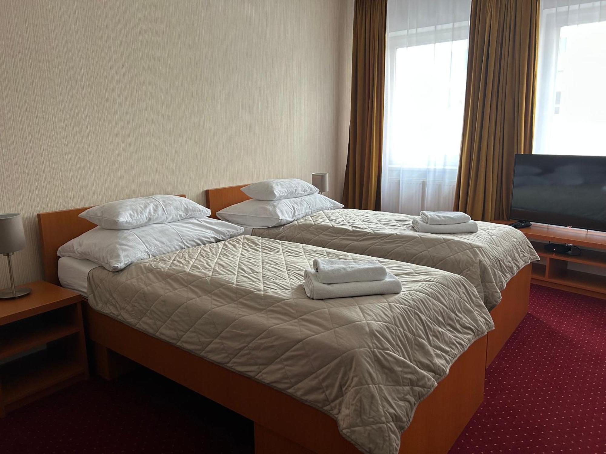 Hotel Evan U Hoffera Topoľčany Εξωτερικό φωτογραφία